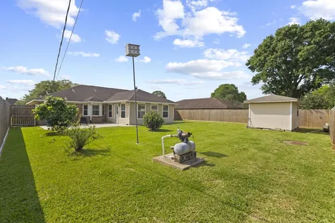 2714 Hughann Street Port Neches TX 77651