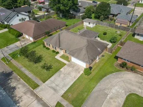 2714 Hughann Street Port Neches TX 77651