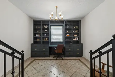 2714 Hughann Street Port Neches TX 77651