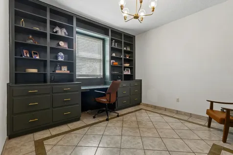 2714 Hughann Street Port Neches TX 77651
