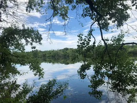 001 Steele Road Highlands TX 77562