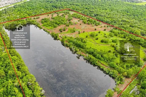 001 Steele Road Highlands TX 77562