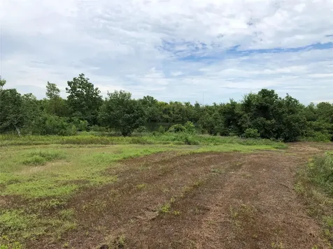 001 Steele Road Highlands TX 77562