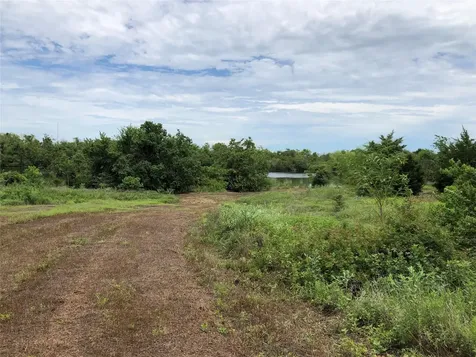 001 Steele Road Highlands TX 77562