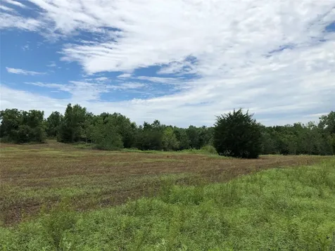 001 Steele Road Highlands TX 77562