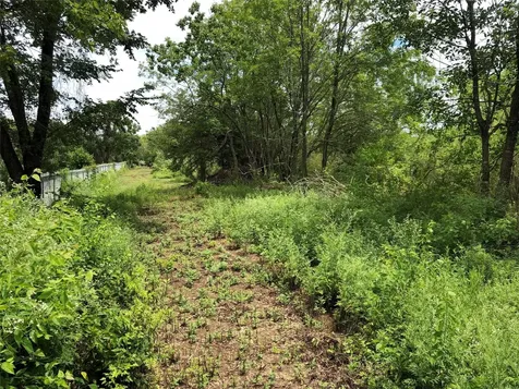 001 Steele Road Highlands TX 77562