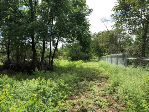001 Steele Road Highlands TX 77562
