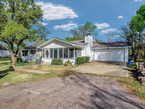 224 County Road 4674 Etoile TX 75944