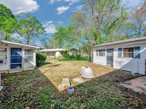 224 County Road 4674 Etoile TX 75944