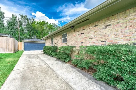 6030 Warm Springs Road Houston TX 77035