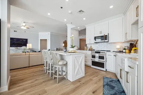 801 E Beach Drive Tw2305 Galveston TX 77550