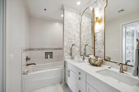 801 E Beach Drive Tw2305 Galveston TX 77550