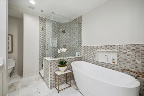 801 E Beach Drive Tw2305 Galveston TX 77550