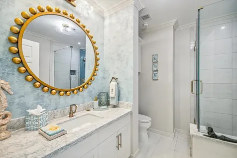 801 E Beach Drive Tw2305 Galveston TX 77550