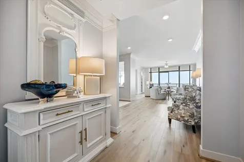 801 E Beach Drive Tw2305 Galveston TX 77550