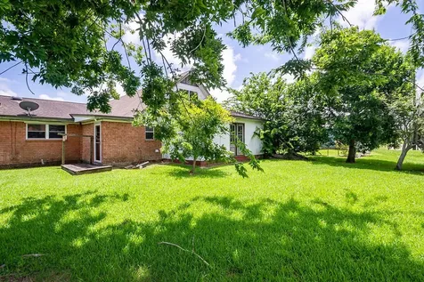 618 W 9th Street Freeport TX 77541