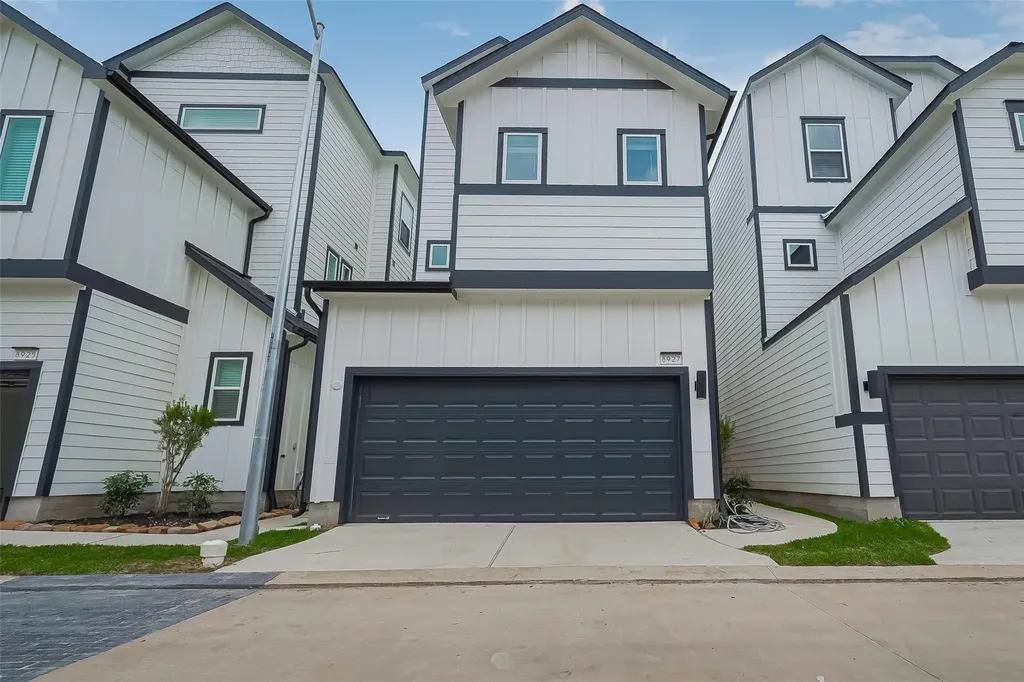 8911 Grovner Place Houston TX 77055