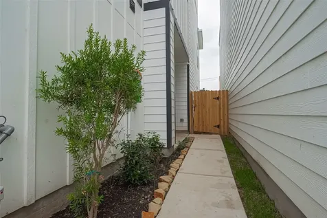 8911 Grovner Place Houston TX 77055