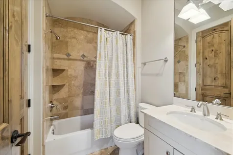 5207 Calle Montilla Place Houston TX 77007