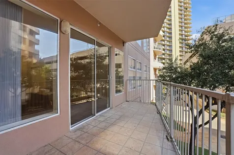 3505 Sage Road 208 Houston TX 77056