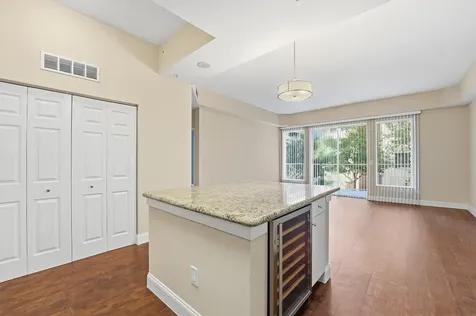 3505 Sage Road 208 Houston TX 77056