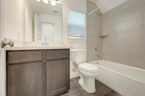 3016 Tres Olivos Drive Houston TX 77047