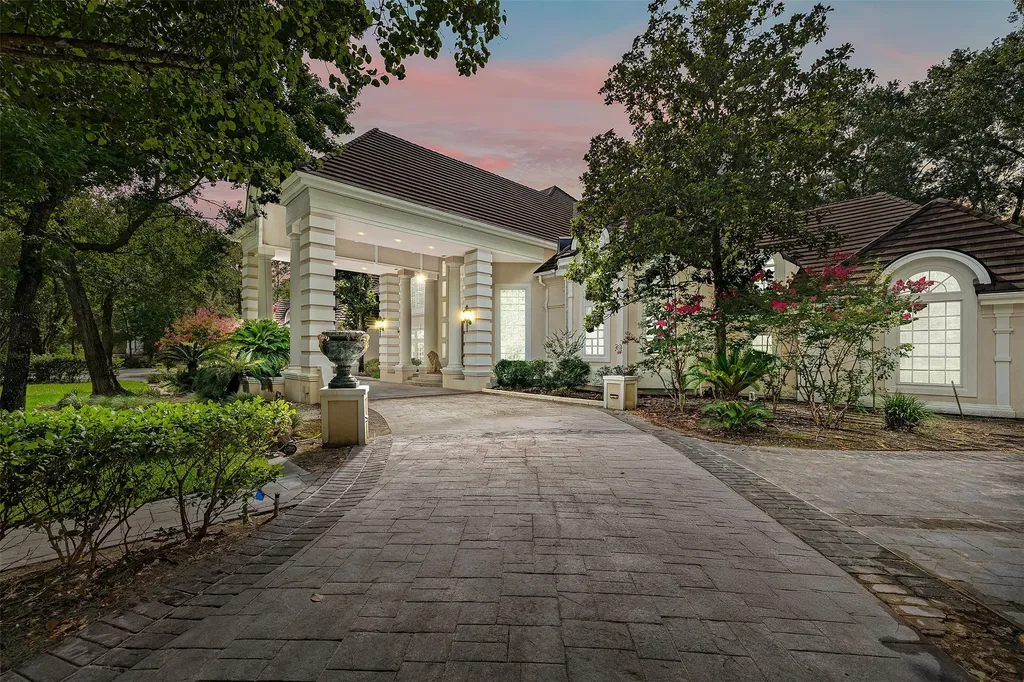 205 Grogans Point Road The Woodlands TX 77380