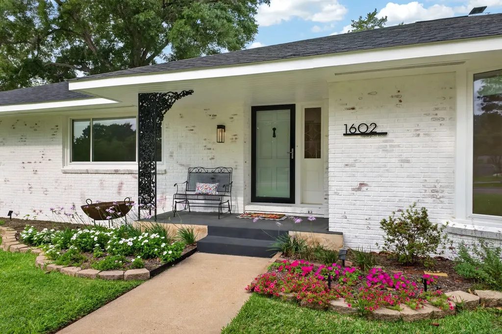 1602 Harrison Road Brenham TX 77833