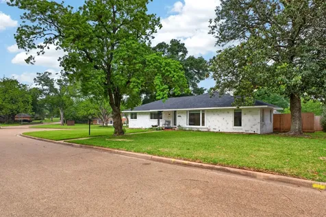 1602 Harrison Road Brenham TX 77833