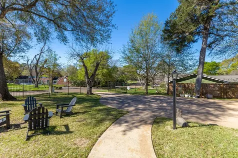 1602 Harrison Road Brenham TX 77833