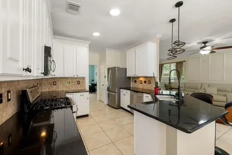 4602 Ten Sleep Lane Friendswood TX 77546