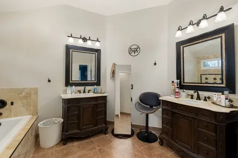 4602 Ten Sleep Lane Friendswood TX 77546