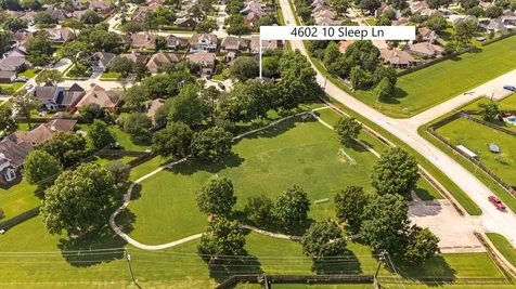 4602 Ten Sleep Lane Friendswood TX 77546