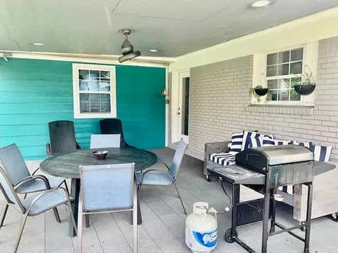 1114 Bayou Circle Galveston TX 77551