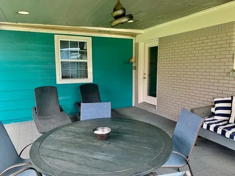 1114 Bayou Circle Galveston TX 77551