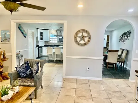 1114 Bayou Circle Galveston TX 77551