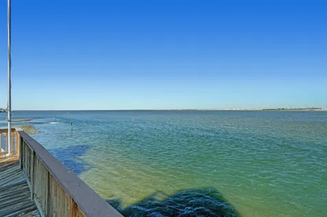 442 Jeanie Lynn Street Tiki Island TX 77554