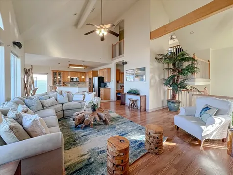 442 Jeanie Lynn Street Tiki Island TX 77554