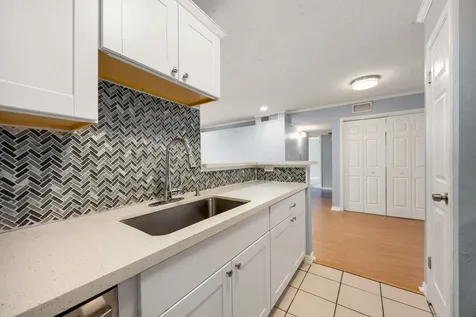 2121 Hepburn Street 710 Houston TX 77054