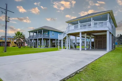143 Ocean View Drive Crystal Beach TX 77650