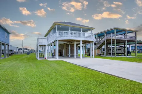 143 Ocean View Drive Crystal Beach TX 77650