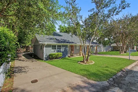 241 S Masonic Street Bellville TX 77418