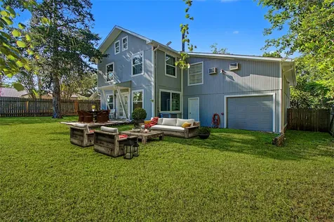 241 S Masonic Street Bellville TX 77418