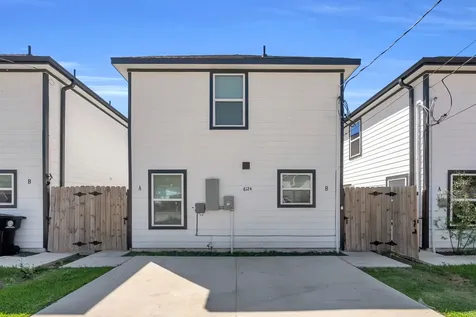 8124 Sterlingshire Street A And B Houston TX 77078