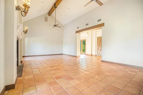 4 Del Oro Court Baytown TX 77521