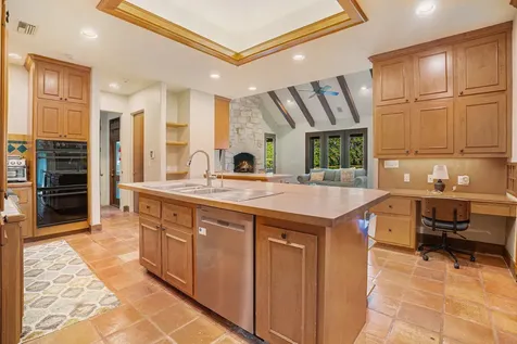 4 Del Oro Court Baytown TX 77521