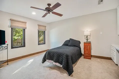 4 Del Oro Court Baytown TX 77521