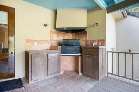 4 Del Oro Court Baytown TX 77521