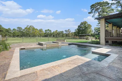 4 Del Oro Court Baytown TX 77521