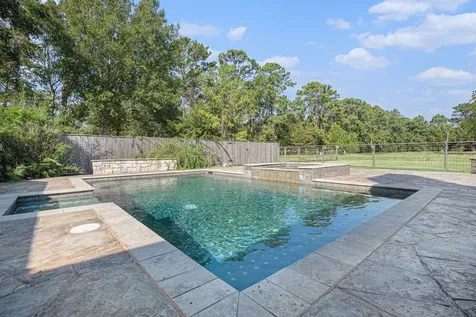4 Del Oro Court Baytown TX 77521
